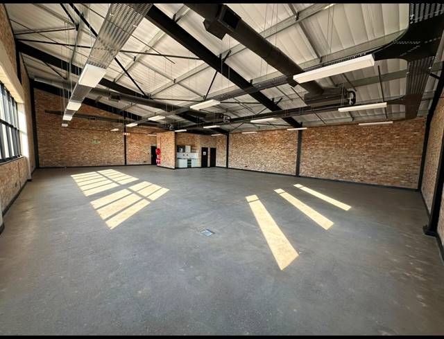 2,542.22M² WAREHOUSE TO LET IN RIVERSANDS